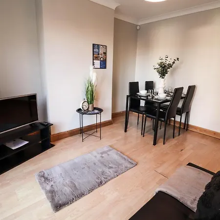 Homely Contractor House - Enjoy Free, Convenient Parking Luton  Exterior photo