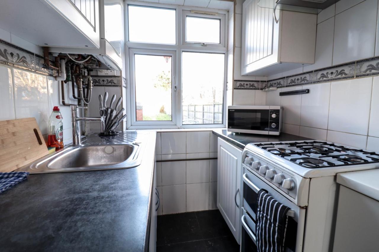Homely Contractor House - Enjoy Free, Convenient Parking * Luton (Bedfordshire)