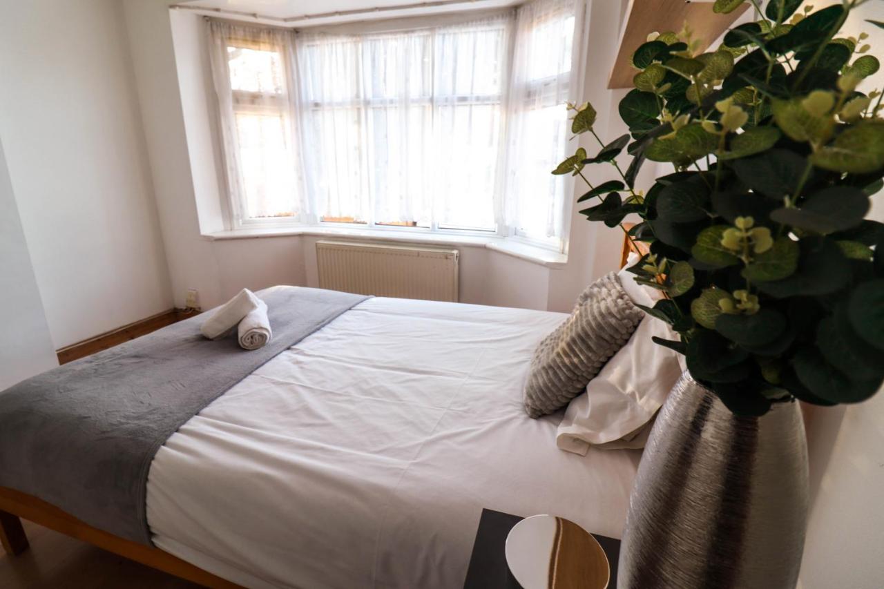 Apartment Homely Contractor House - Enjoy Free, Convenient Parking Luton (Bedfordshire)