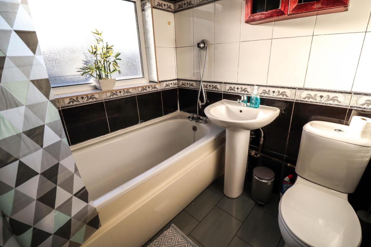 Homely Contractor House - Enjoy Free, Convenient Parking *