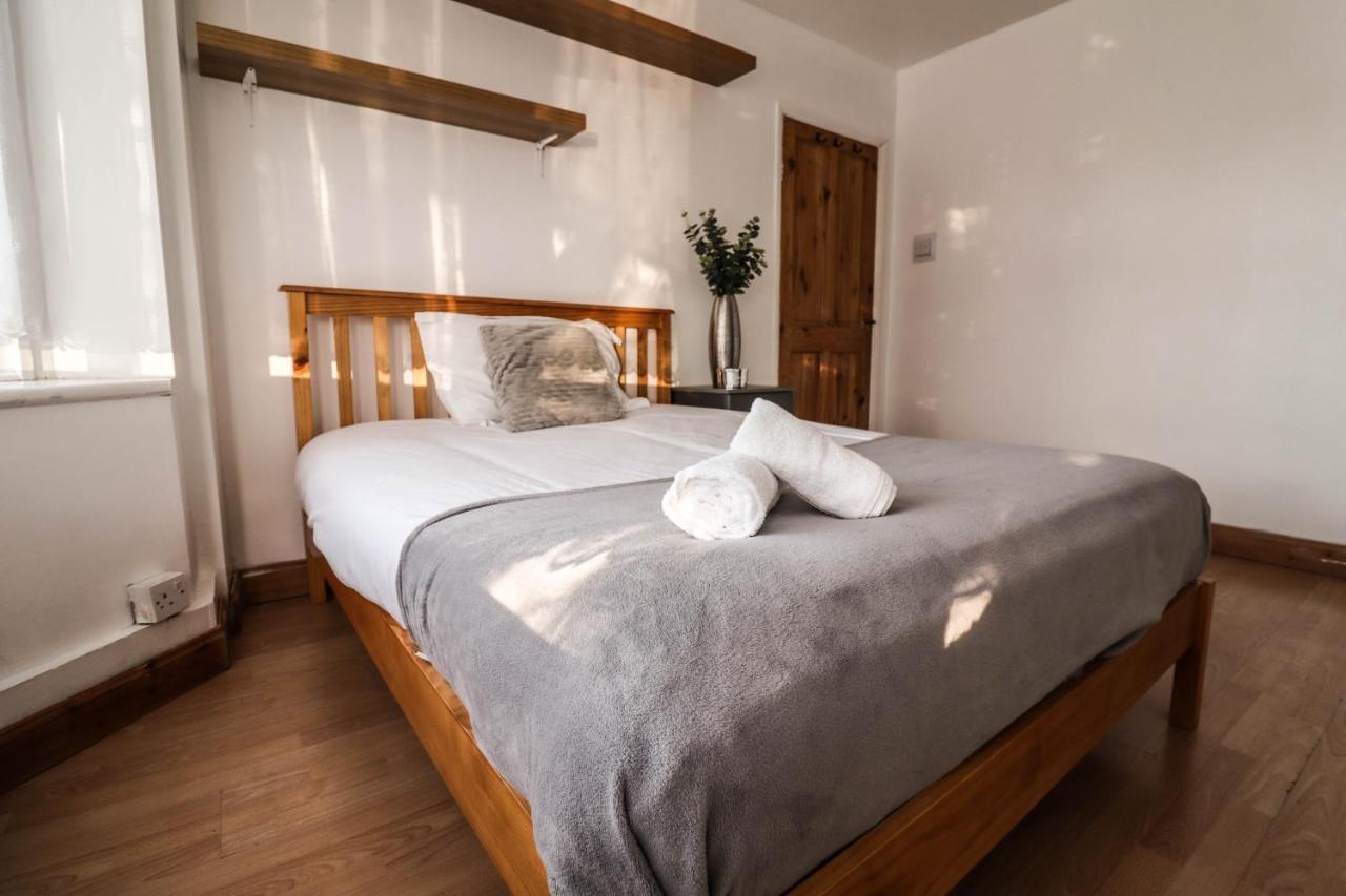 Homely Contractor House - Enjoy Free, Convenient Parking *