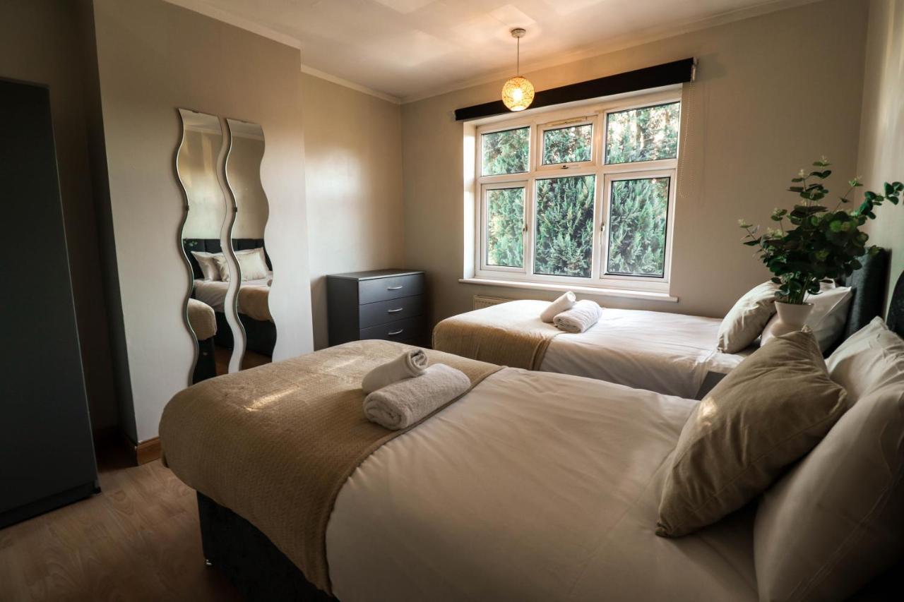 Homely Contractor House - Enjoy Free, Convenient Parking Appartement *